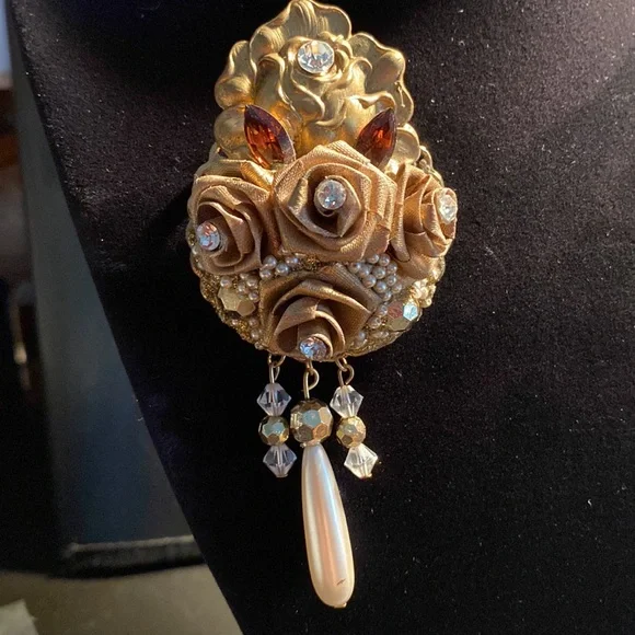 Vintage lapel pin - Picture 2 of 2